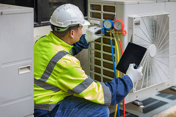 Professional Ac Installation technician working in Hygiene, CO